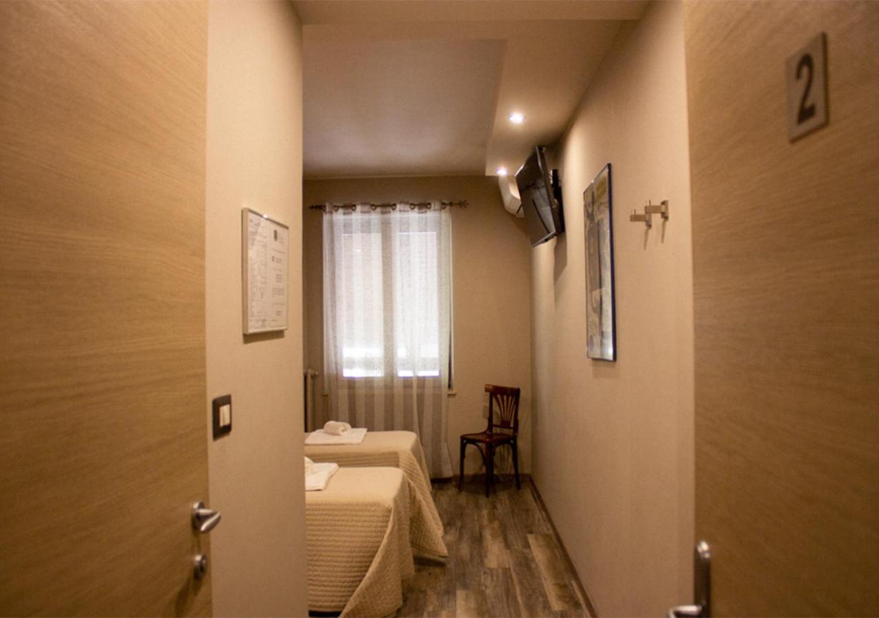 Trattoria Due Citroni Hotel Casalgrasso Buitenkant foto