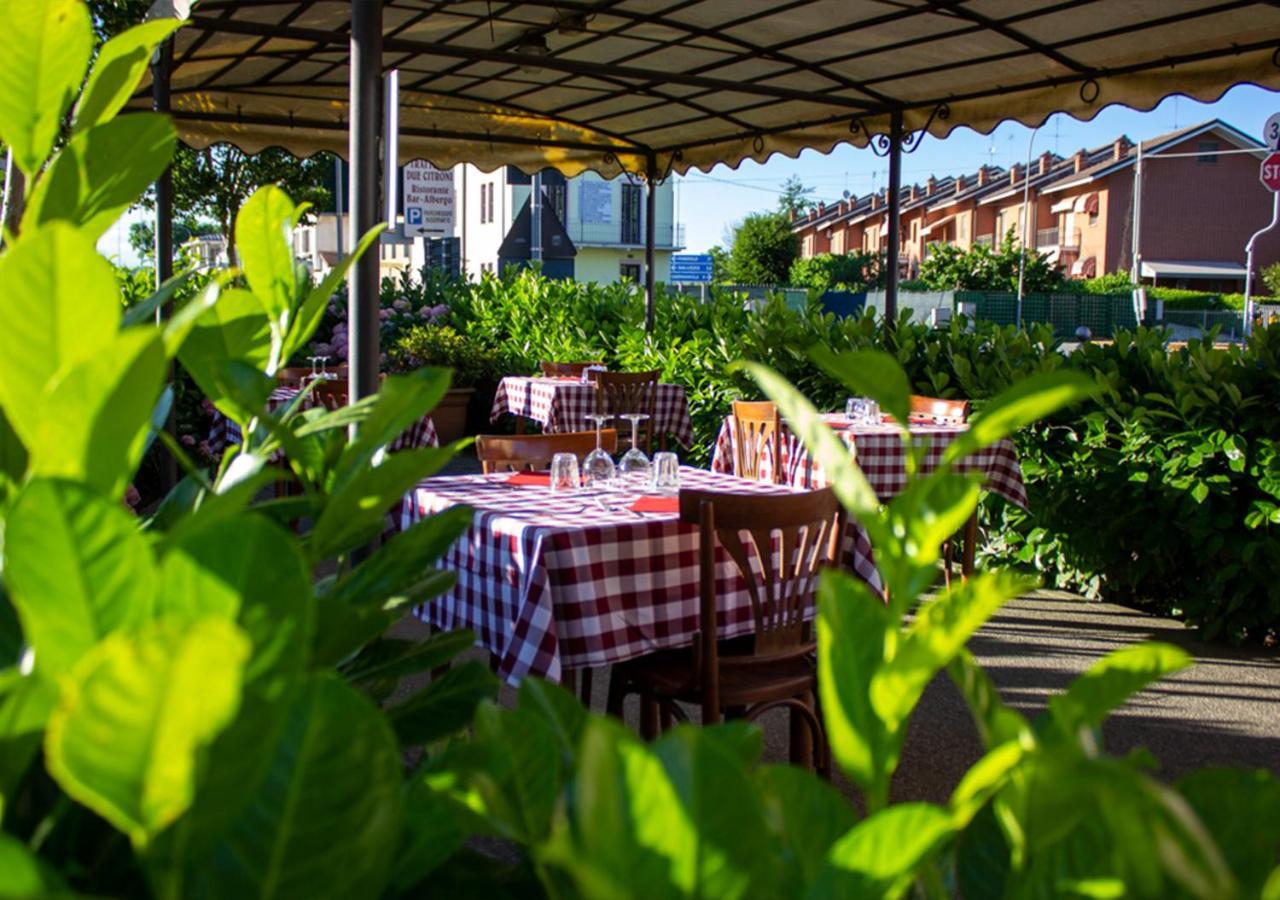 Trattoria Due Citroni Hotel Casalgrasso Buitenkant foto
