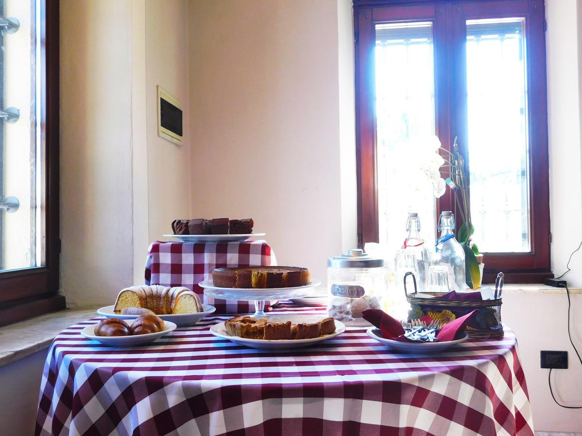Trattoria Due Citroni Hotel Casalgrasso Buitenkant foto